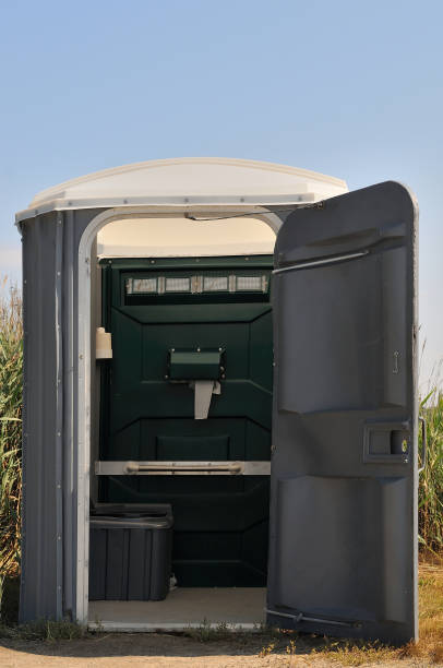 Best Portable restroom trailer rental  in Excelsior Springs, MO